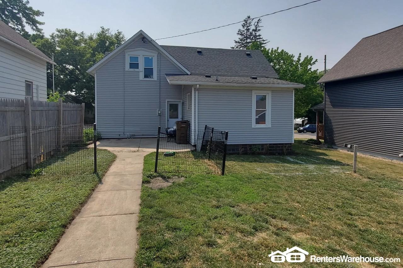 618 Broadway St - Photo 2 of 27