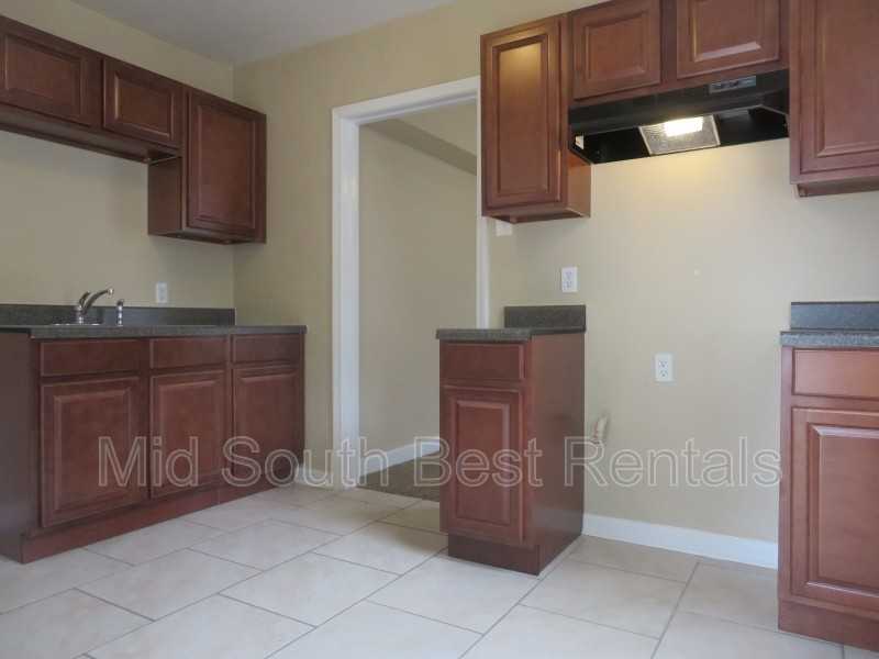 808 E Gage Ave - Photo 3 of 7