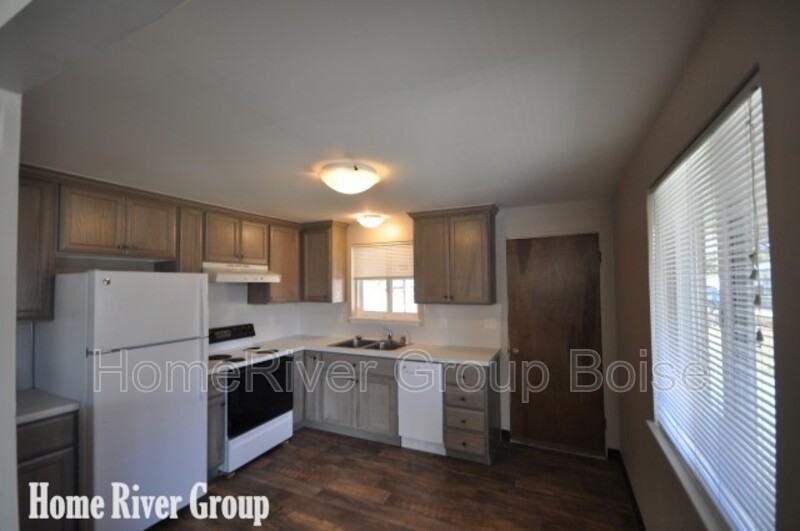 2211 N Raymond St - Photo 2 of 16