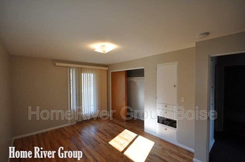 2211 N Raymond St - Photo 6 of 16