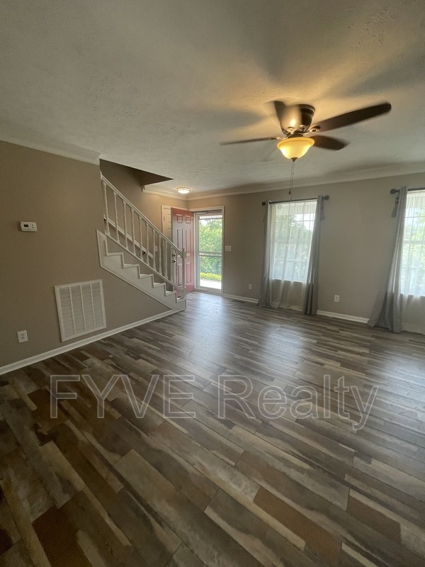 7728 Chapel Bend Dr - Photo 3 of 17