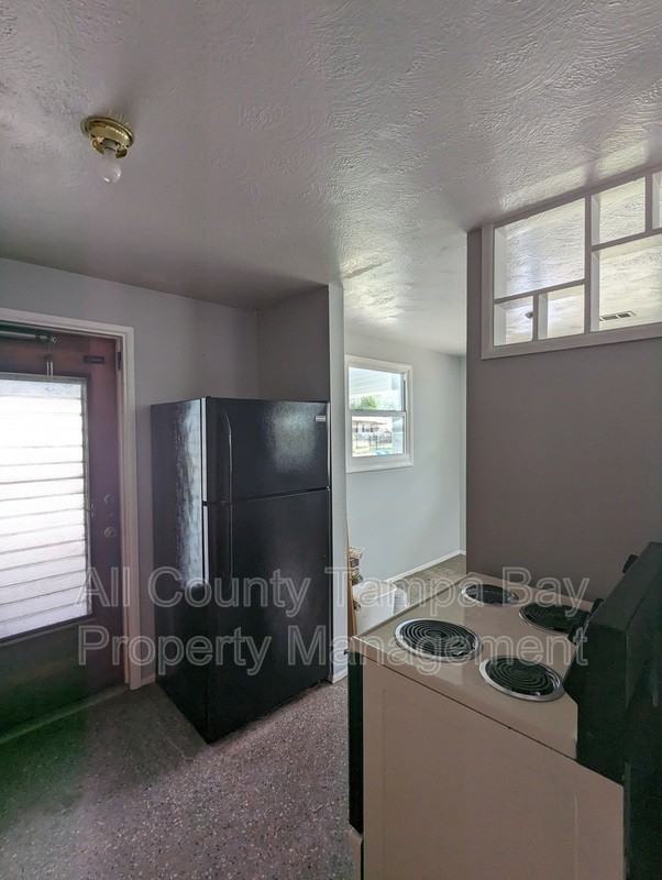 6021 W Hanna Ave - Photo 4 of 15