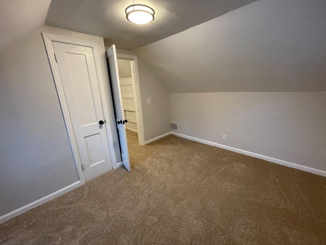 6239 Elbrook Ave - Photo 2 of 13