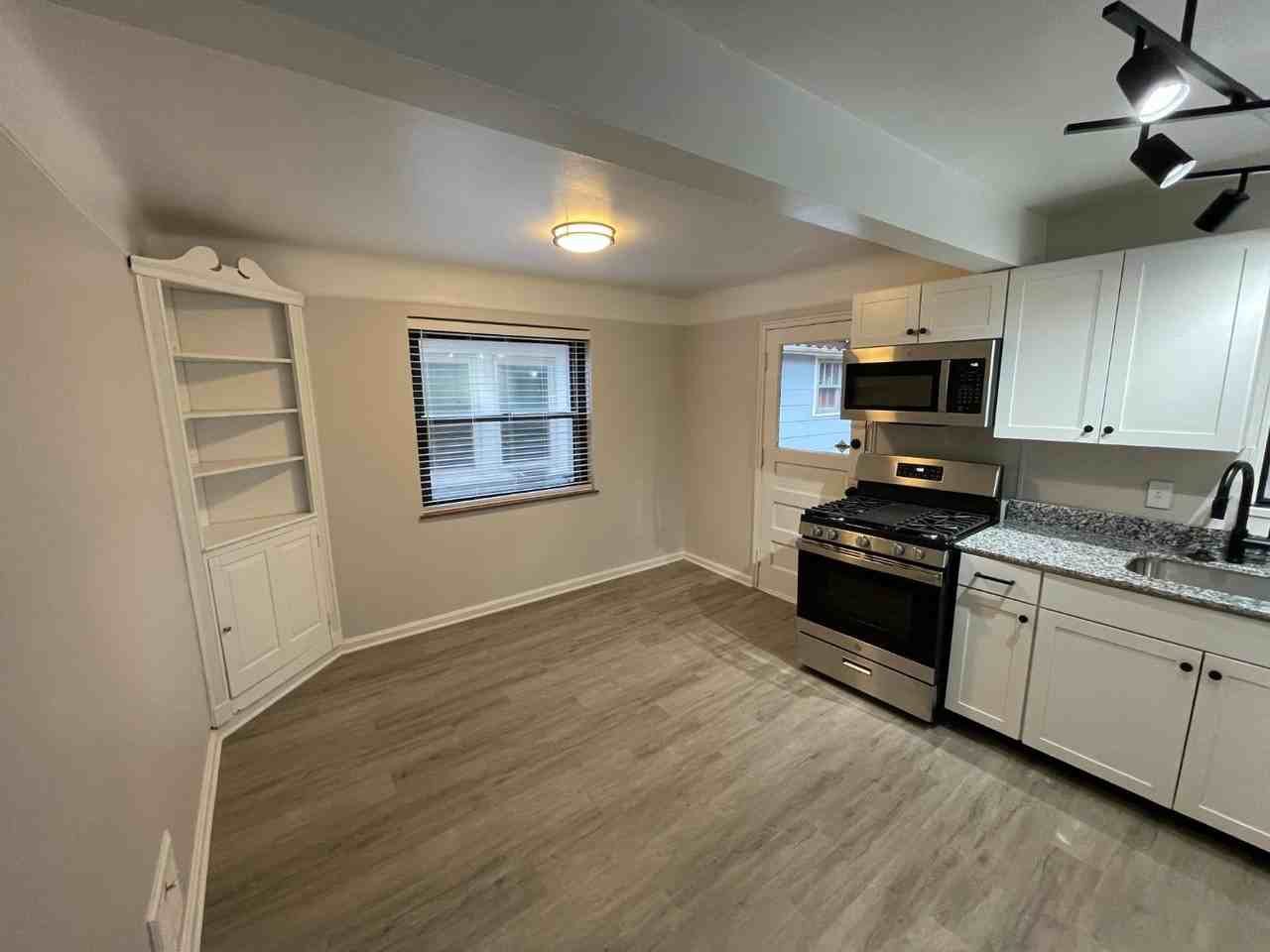 6239 Elbrook Ave - Photo 3 of 13