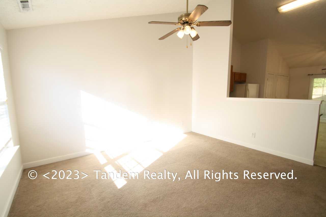 692 Belgium Dr - Photo 2 of 17