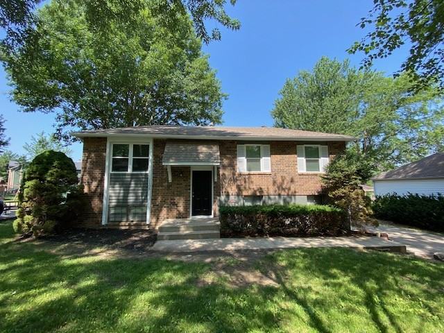 1105 Nw Canterbury Rd - Photo 2 of 18