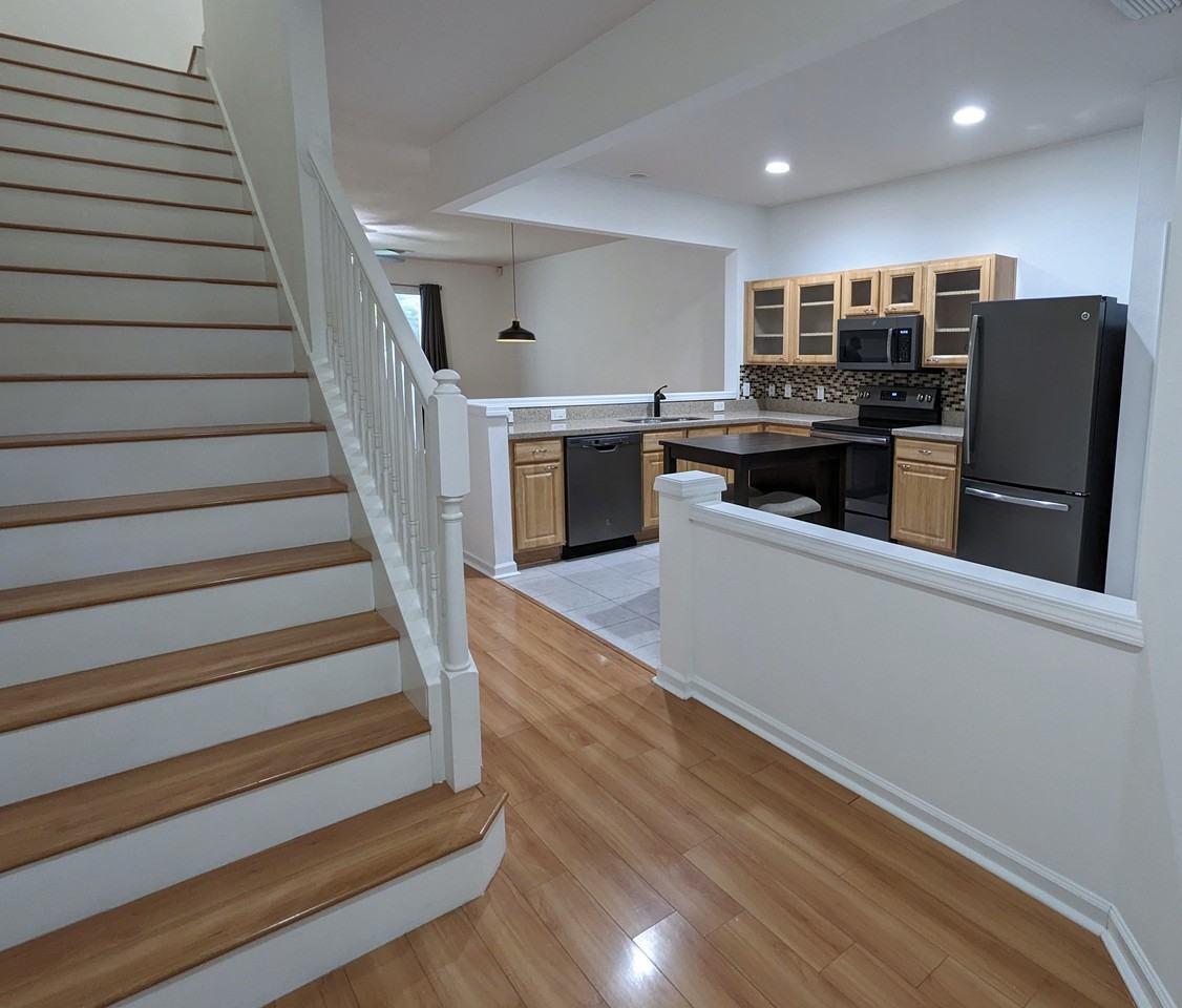 4930 Pond Ridge Dr - Photo 2 of 18
