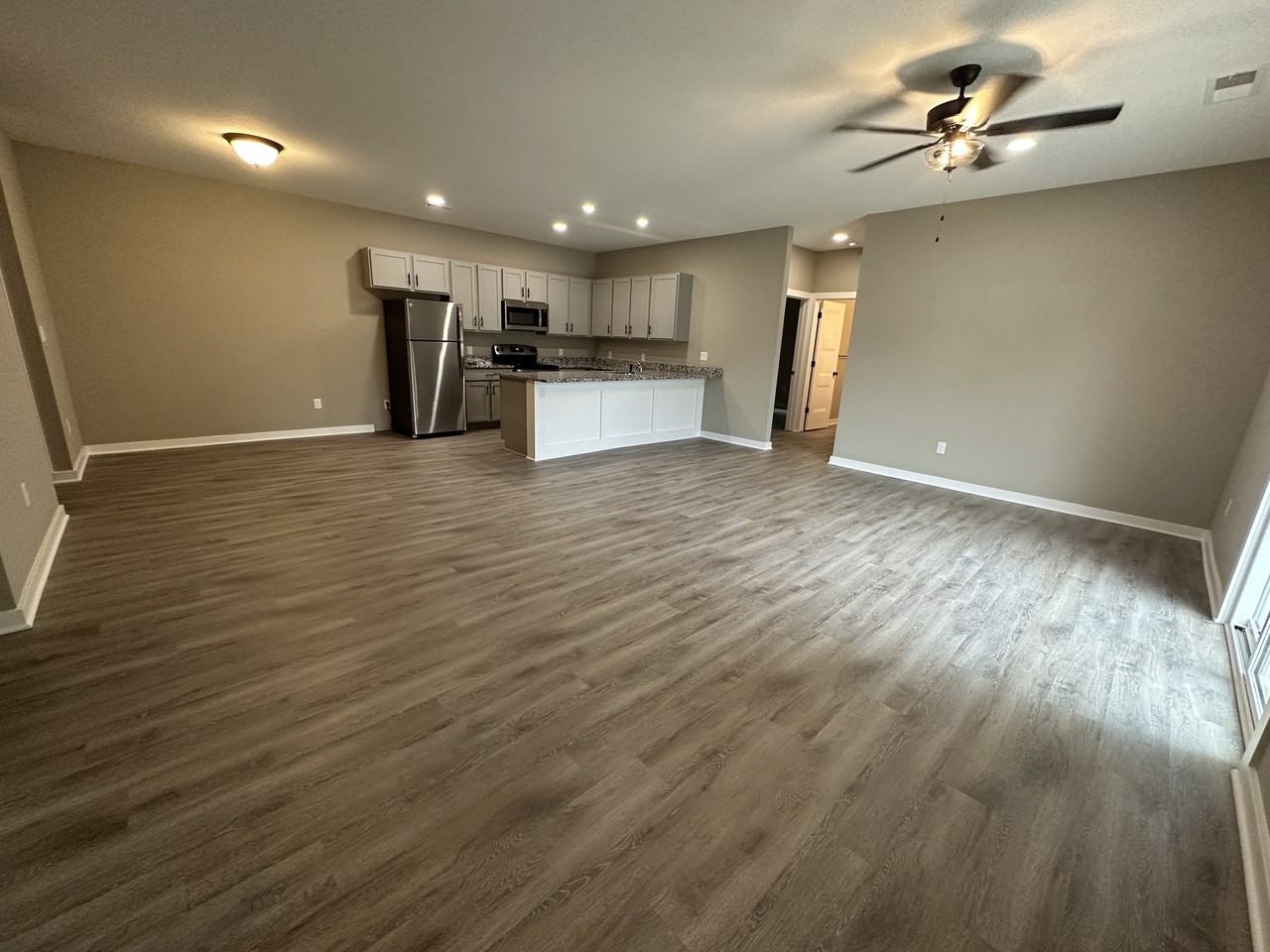 630 N Main St - Photo 3 of 11