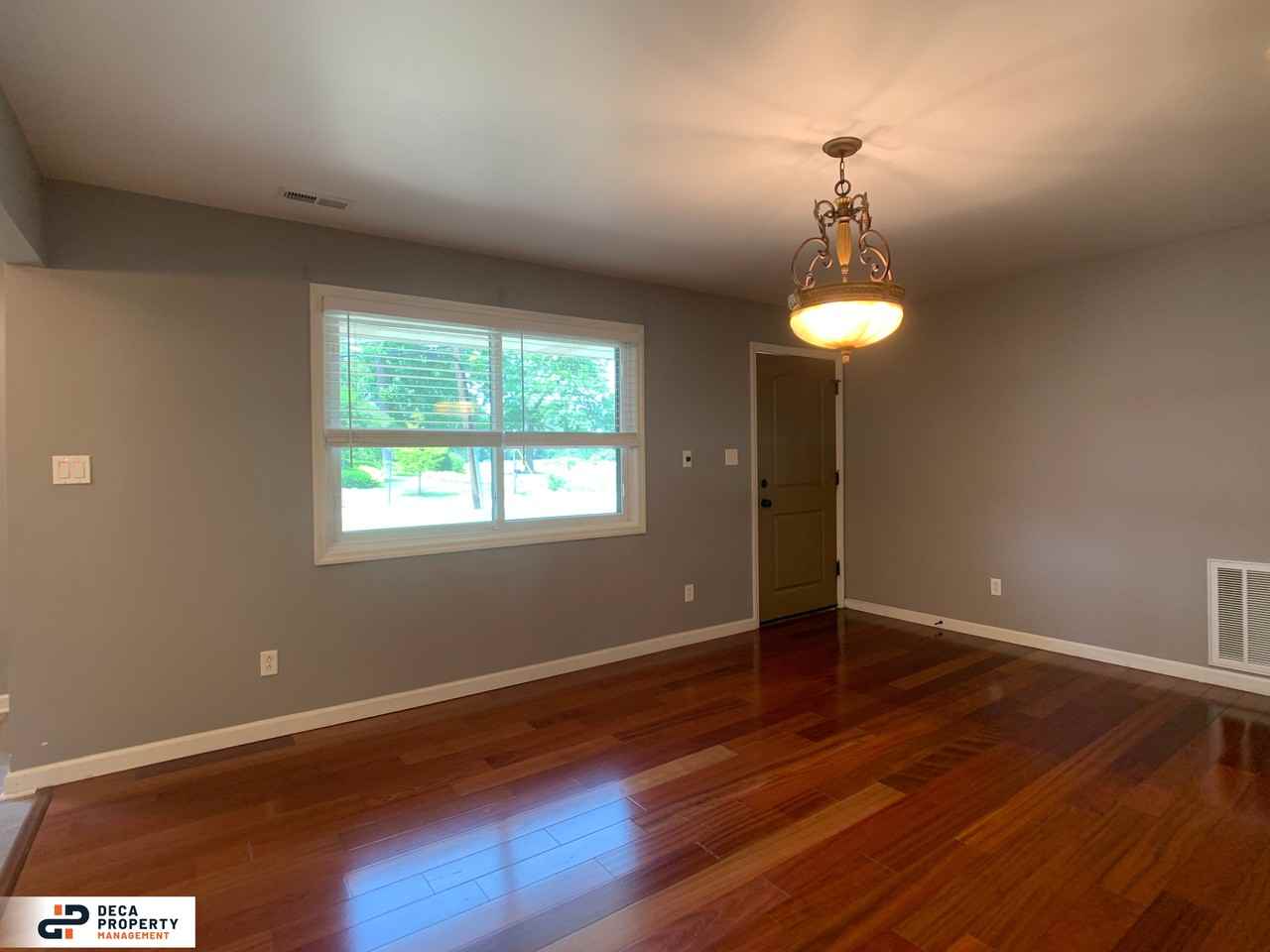 1006 Forest Ave - Photo 2 of 19