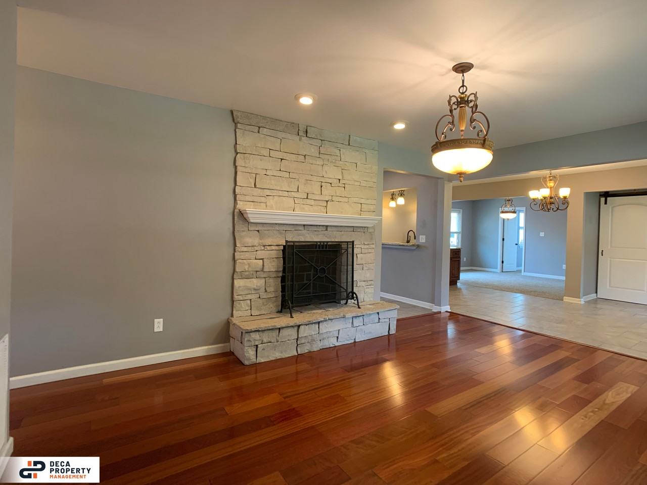 1006 Forest Ave - Photo 3 of 19