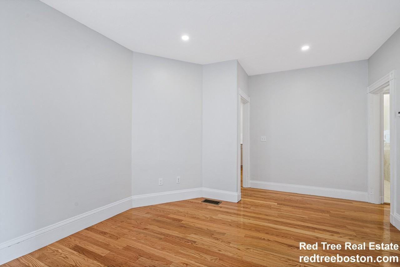 35 Newport St #2 - Photo 2 of 29