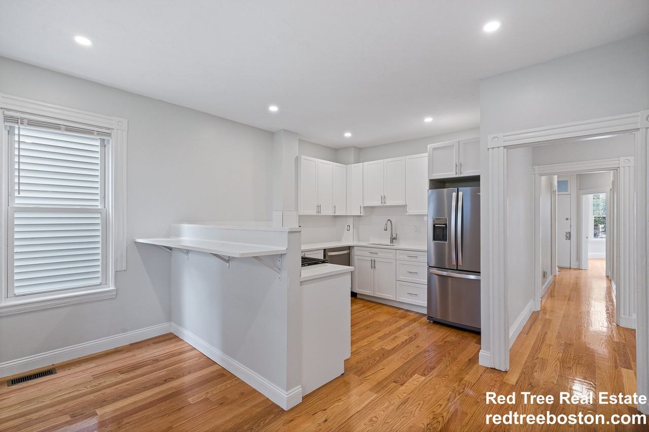 35 Newport St #2 - Photo 4 of 29