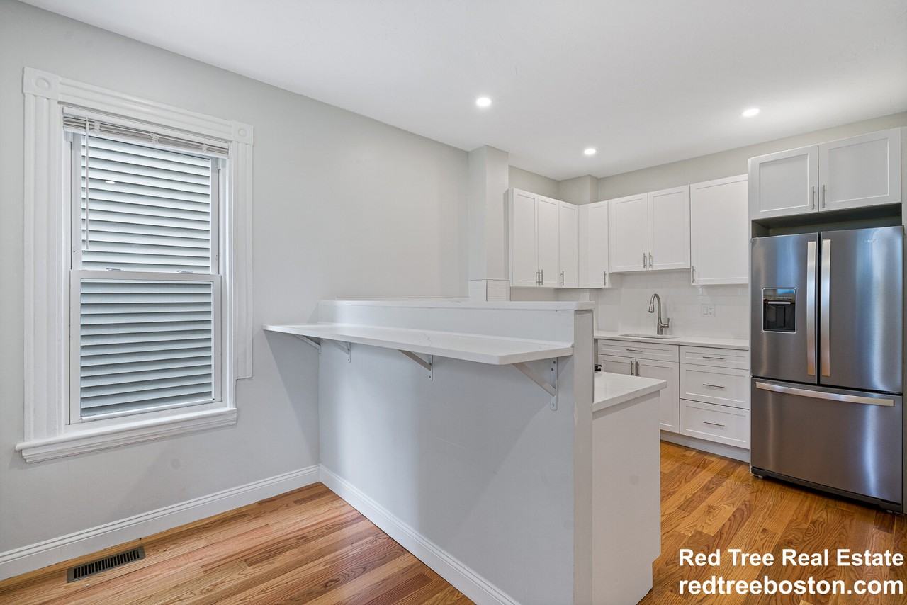35 Newport St #2 - Photo 5 of 29