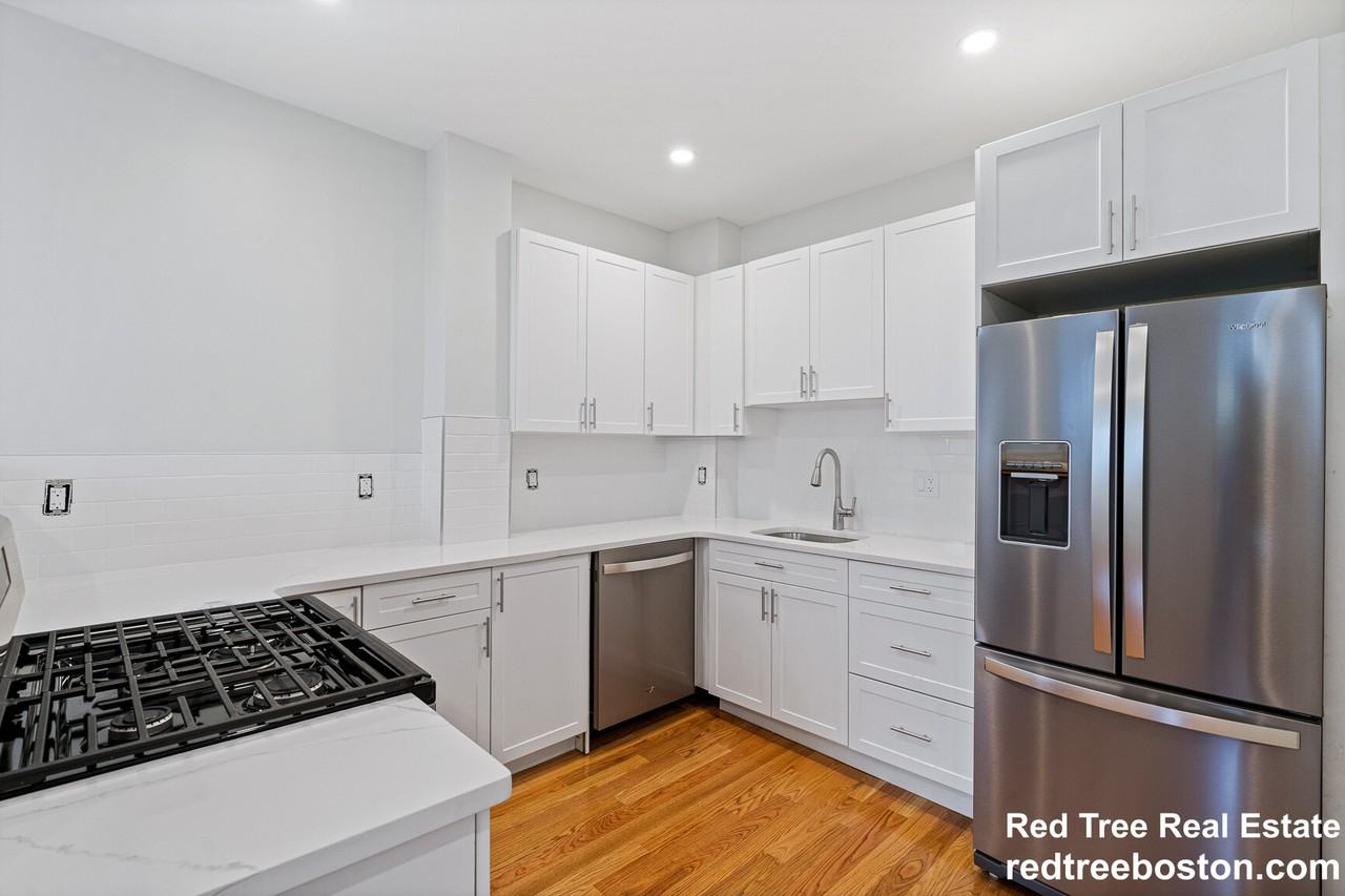 35 Newport St #2 - Photo 6 of 29