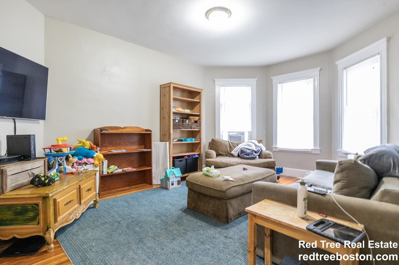 18 Howes St #1 - Photo 3 of 8