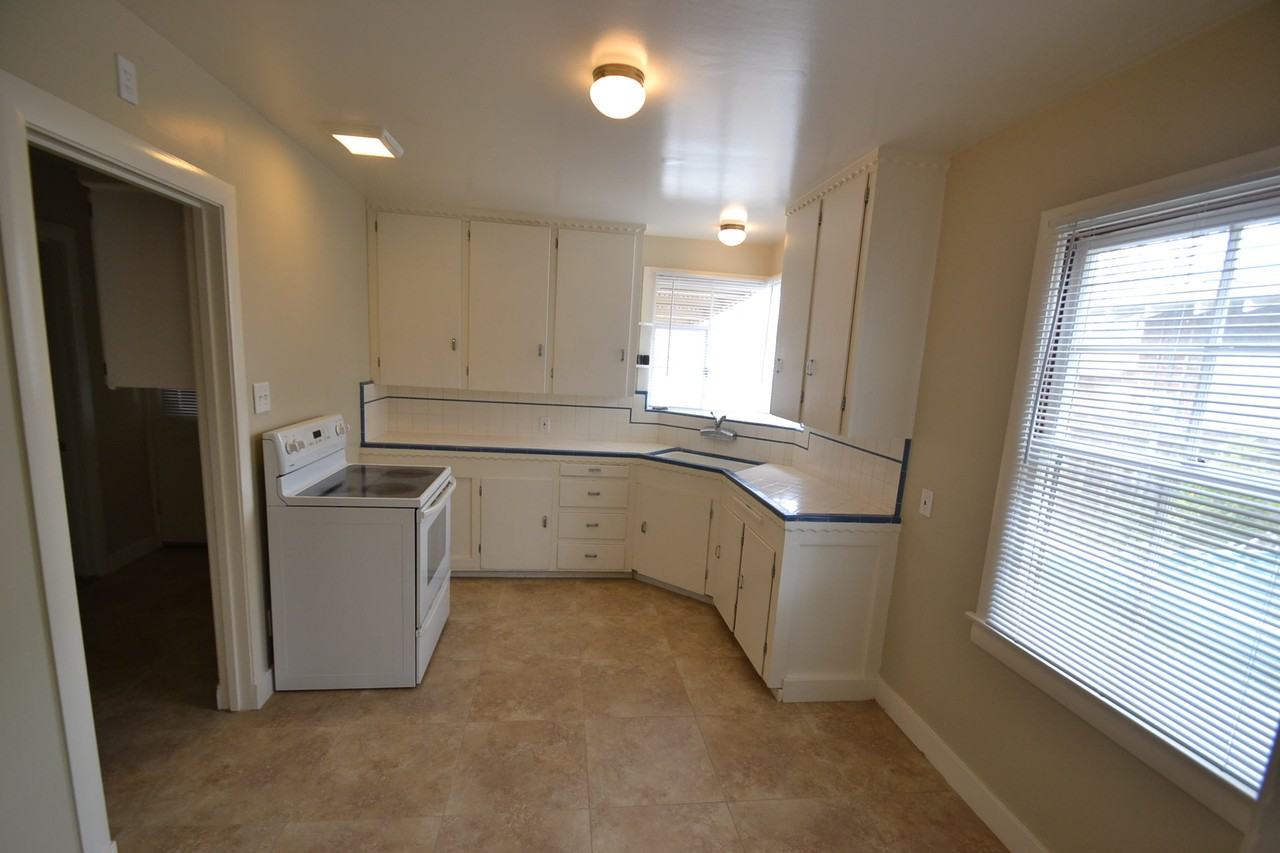 4210 54th St - Photo 2 of 8