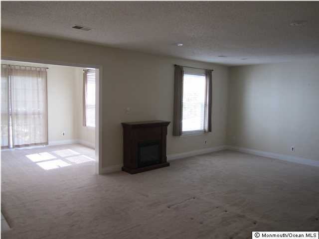 17 Augusta Ct #5 - Photo 3 of 9