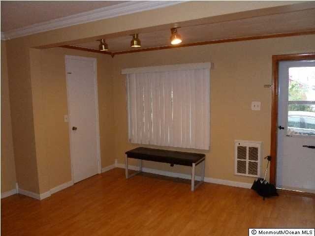 151 McKinley Ave - Photo 3 of 8