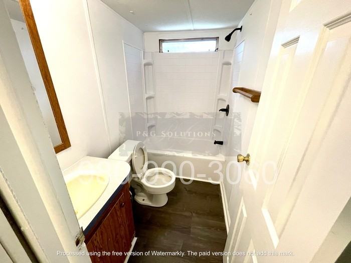 345 Imperial Dr - Photo 3 of 8