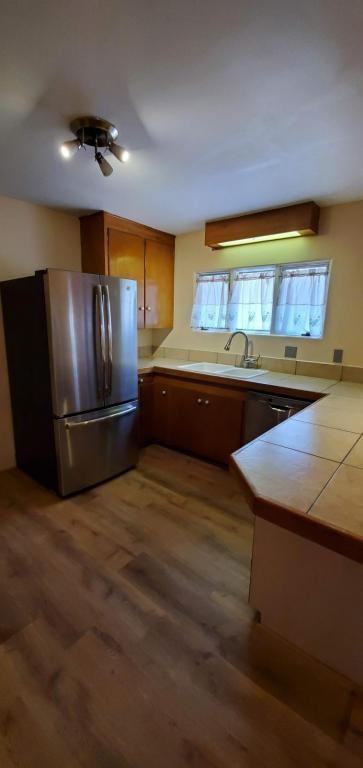 230 Yale Pl - Photo 2 of 25
