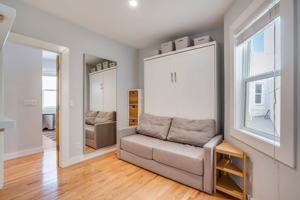 featured image of 472 3rd St #04