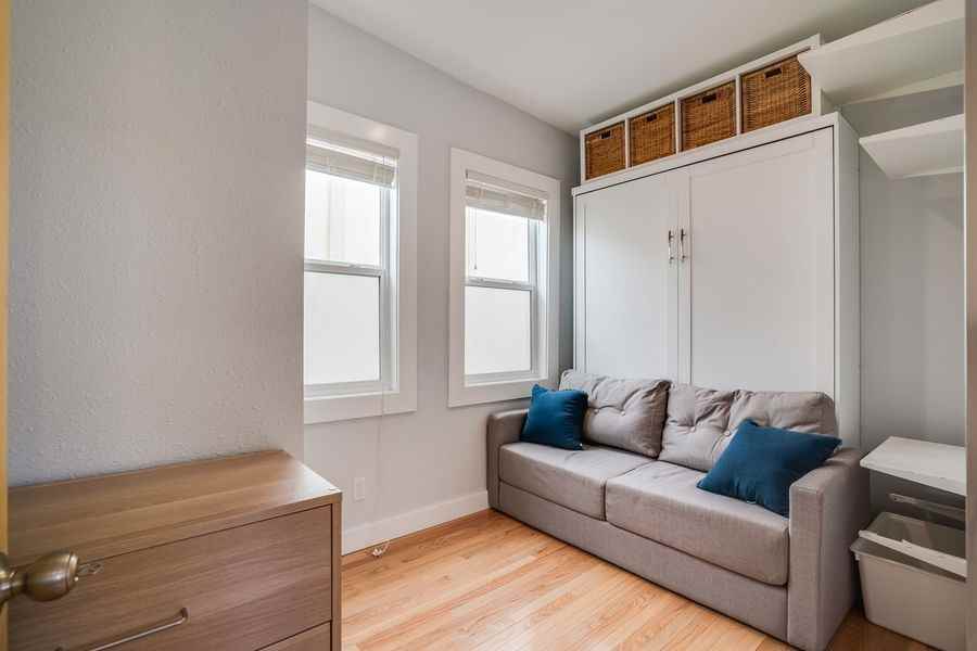 472 3rd St #04 - Photo 3 of 25