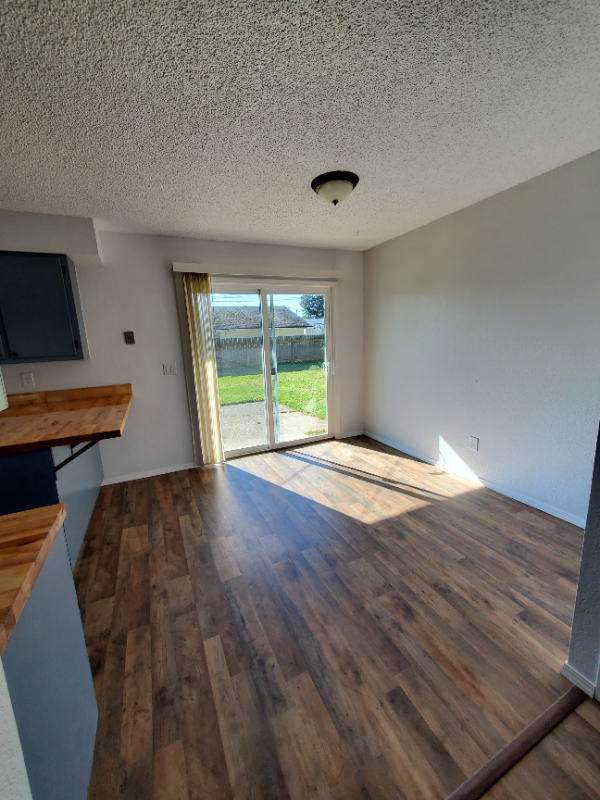 3000 Borst Ave #8 - Photo 3 of 19