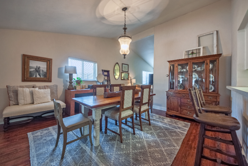 1534 Oates Dr - Photo 3 of 26