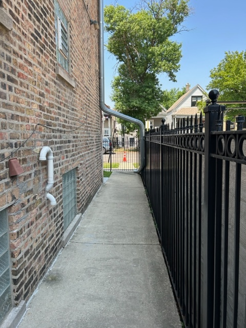 2037 North Kildare Avenue - Photo 3 of 4