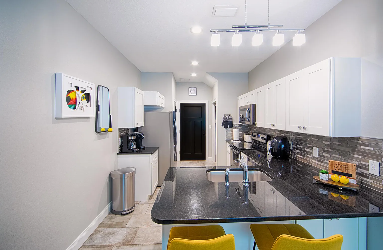 2458 1st Ave N #2458 - Photo 2 of 9