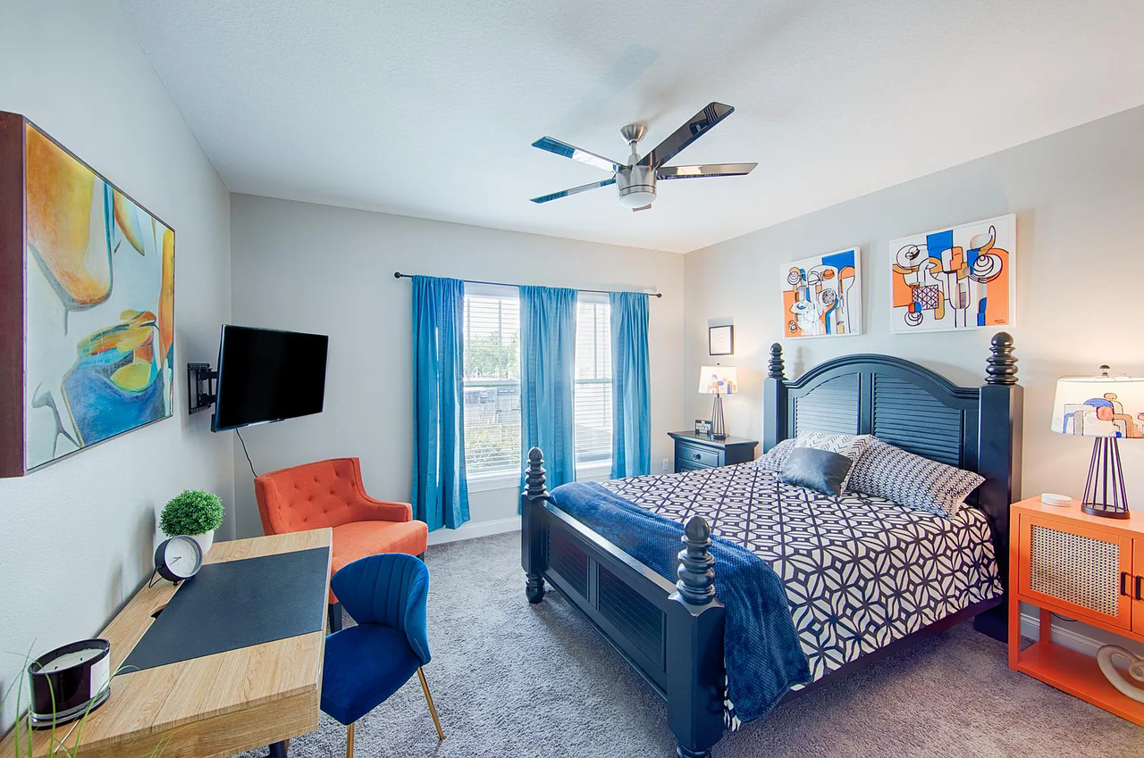 2458 1st Ave N #2458 - Photo 3 of 9