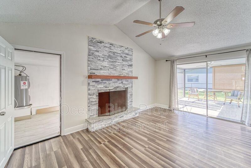 7608 Yachtsman Dr - Photo 2 of 14