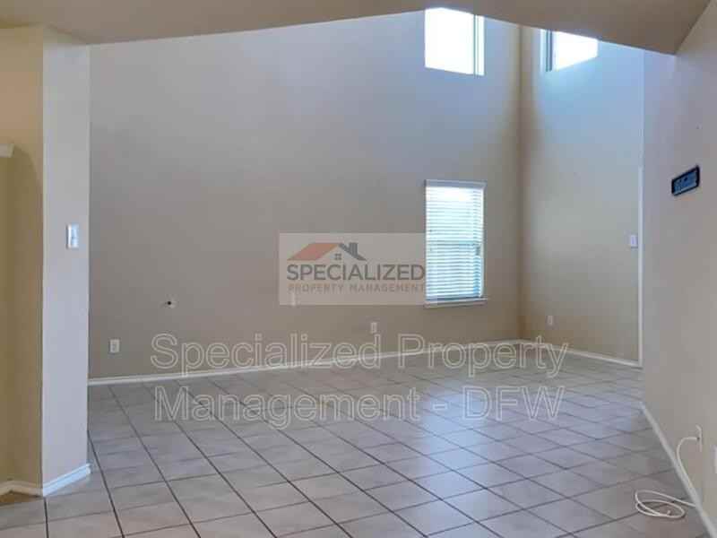 2519 Brentwood Dr - Photo 2 of 19