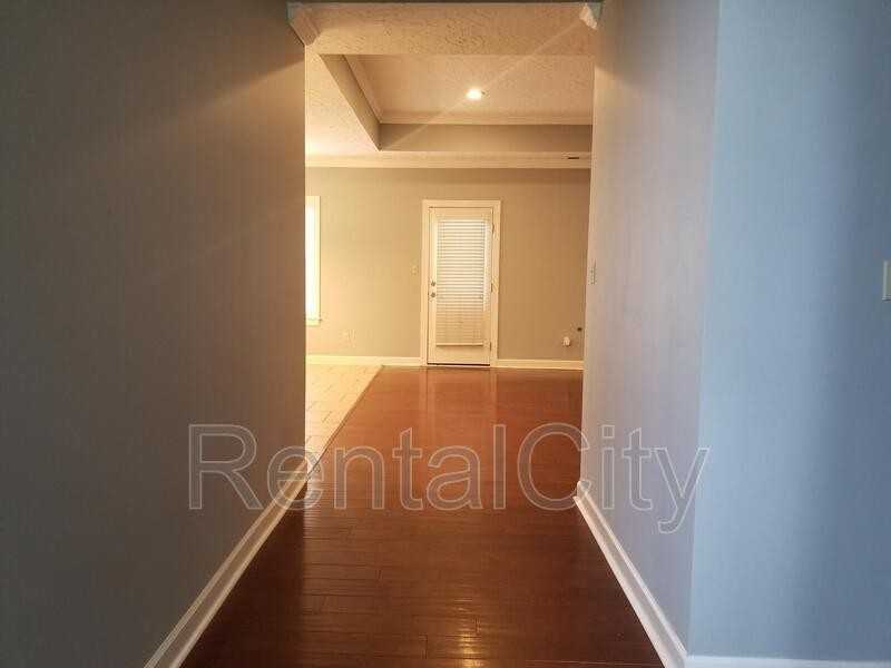 30 Isaac St - Photo 2 of 26