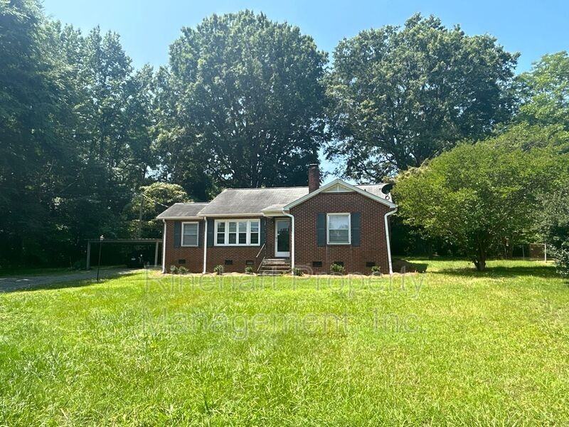 1028 Anderson Rd S - Photo 2 of 15