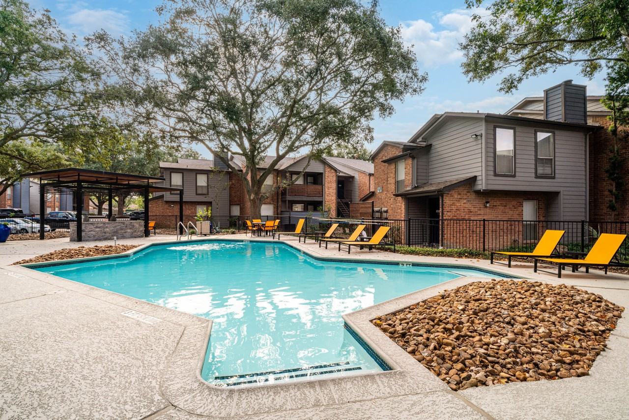 The Edge at Clear Lake - Photo 4 of 98