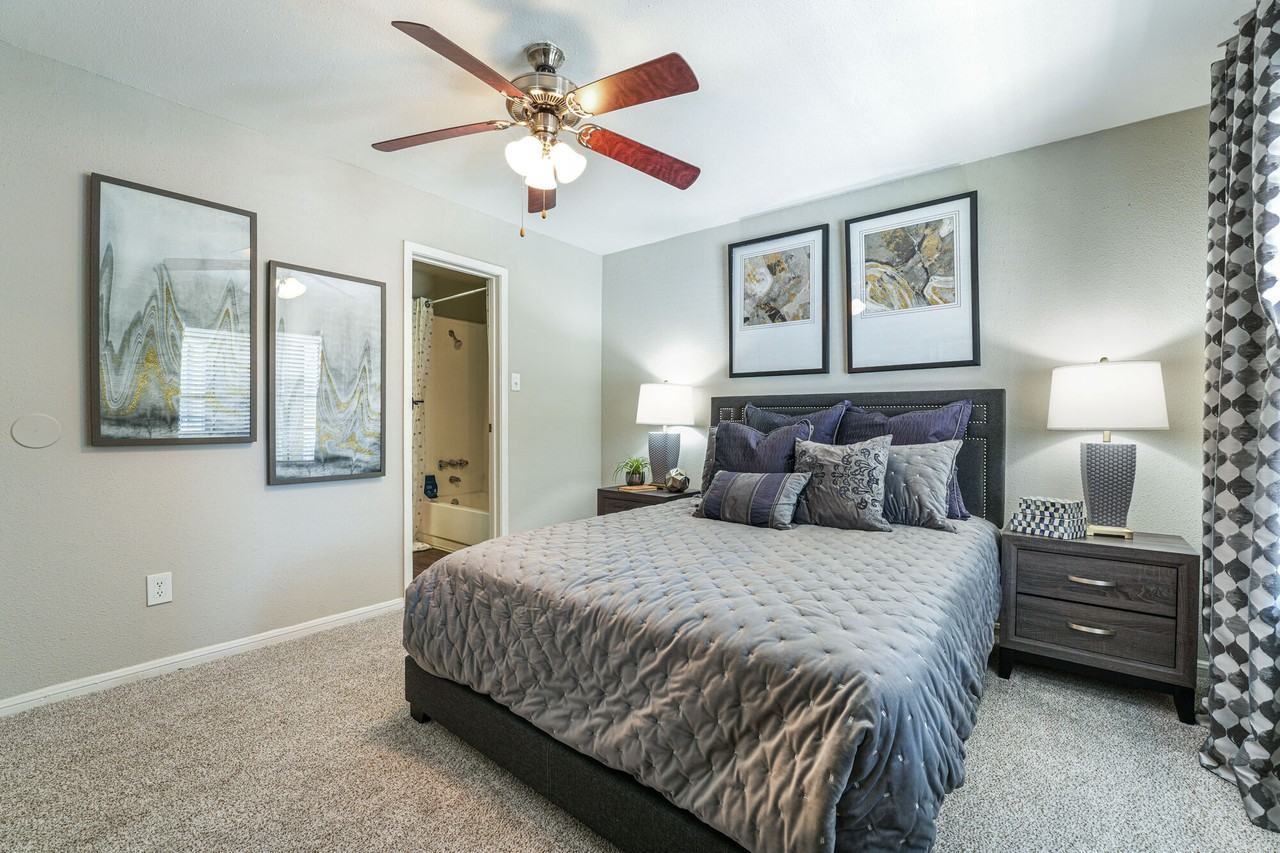 The Madison on the Lake Apartments 9988 Windmill Lakes Blvd, Houston