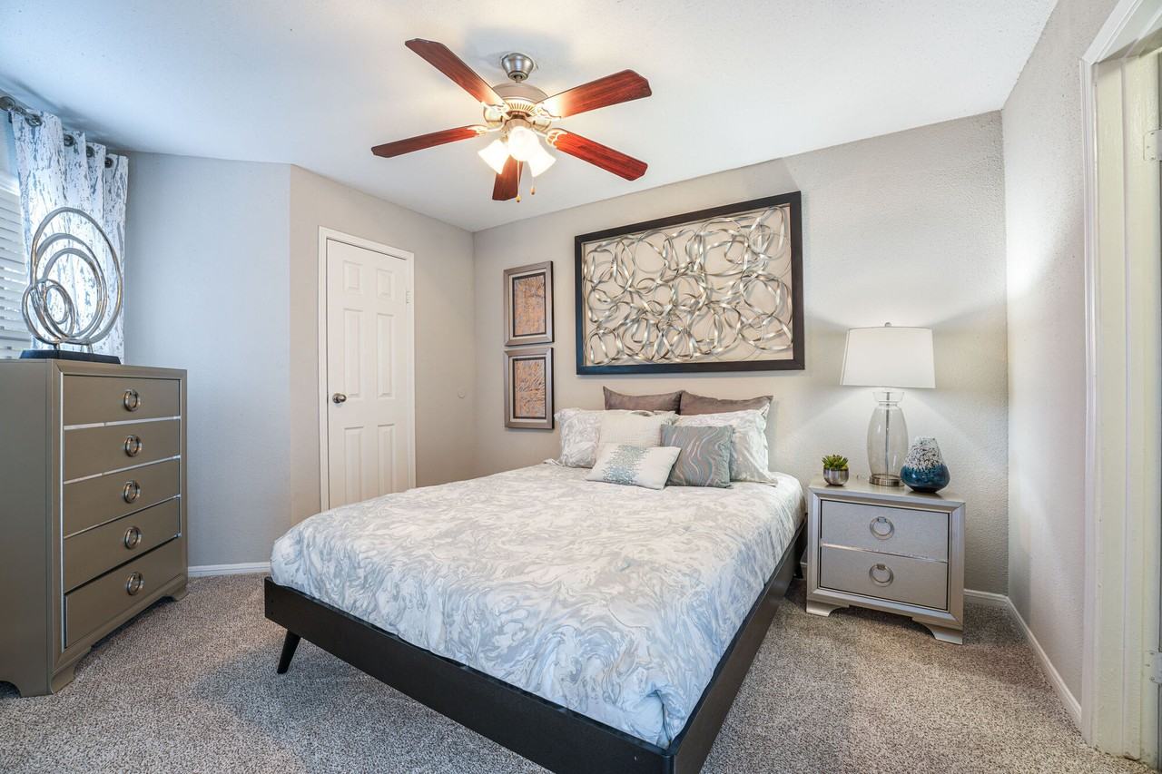 The Madison on the Lake - Photo 6 of 68