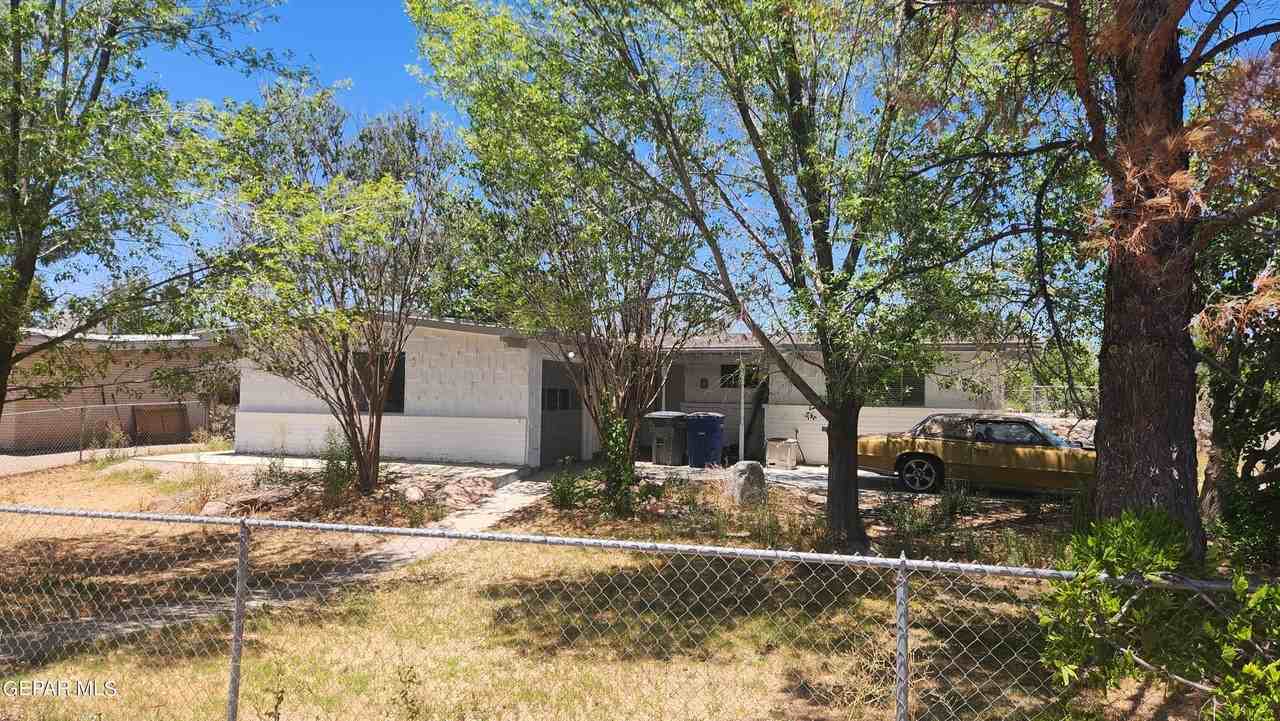 301 Corvena Way Way, El Paso, TX 79922 3 Bedroom House for 1,450/month