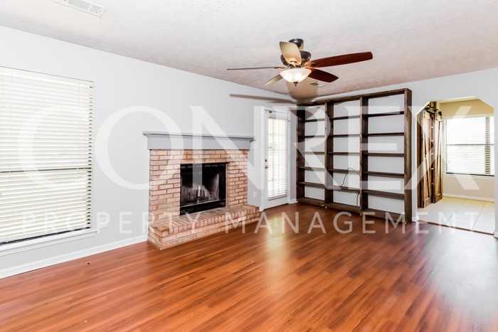 176 Honeysuckle Ct - Photo 3 of 12
