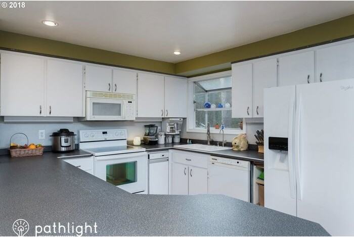 2150 19th St - Photo 3 of 14