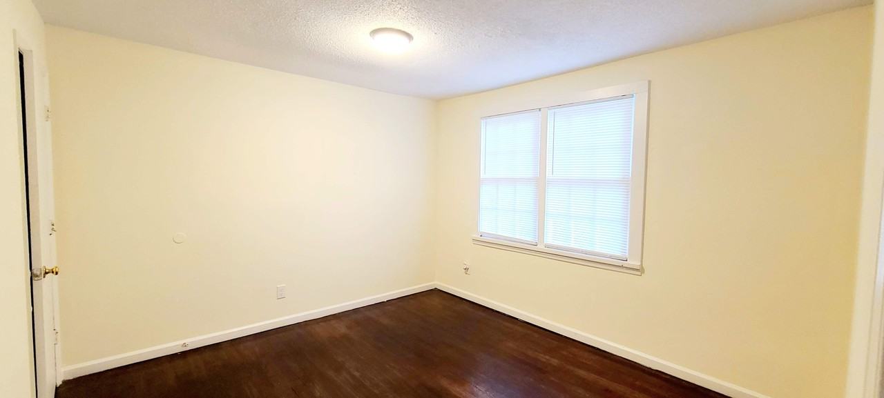 1220 Holden Dr #NA - Photo 3 of 18