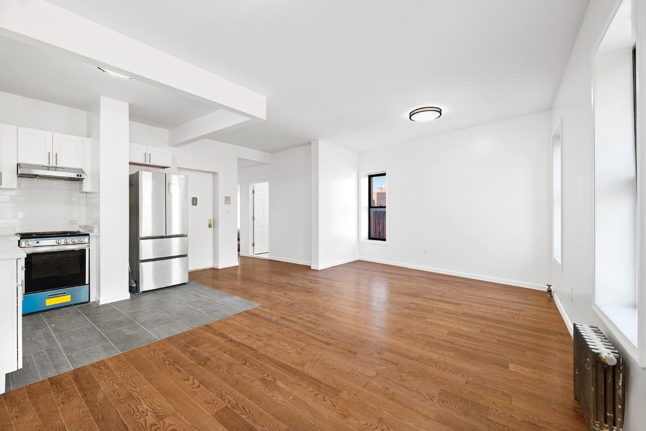 55 Greenwich Ave #1-2 - Photo 3 of 6