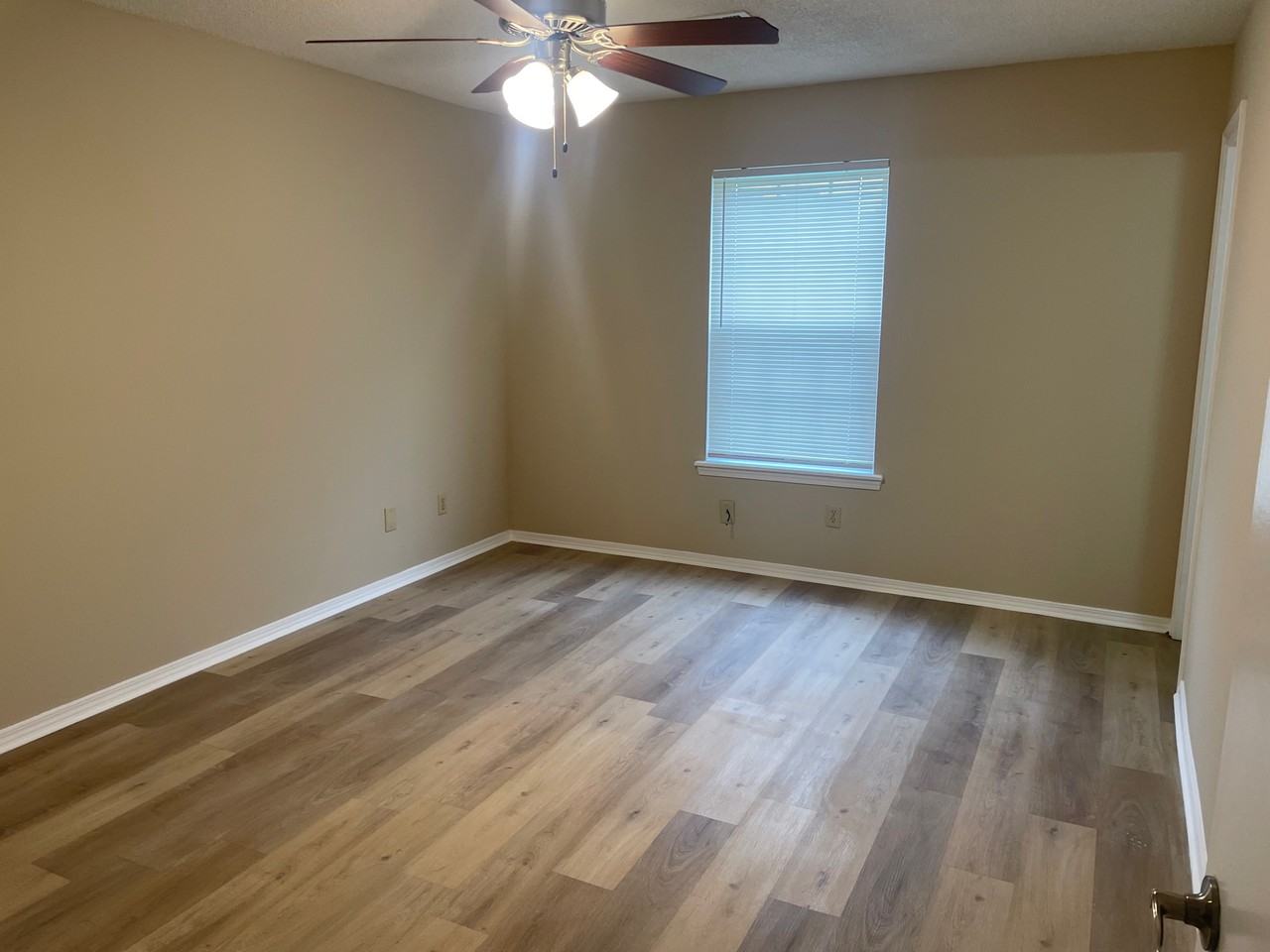 810 S 38th St #1 - Photo 2 of 20