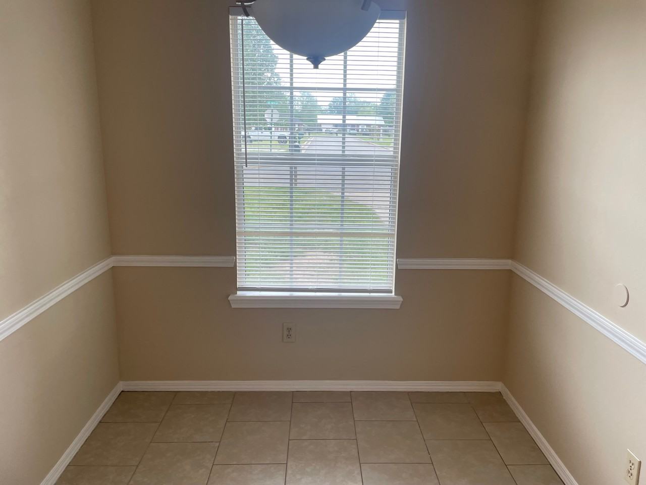 810 S 38th St #1 - Photo 3 of 20