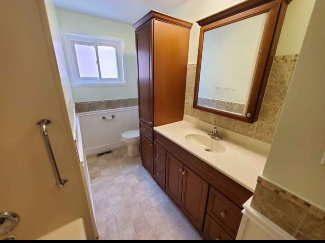 75 Marshall Street - Photo 3 of 5