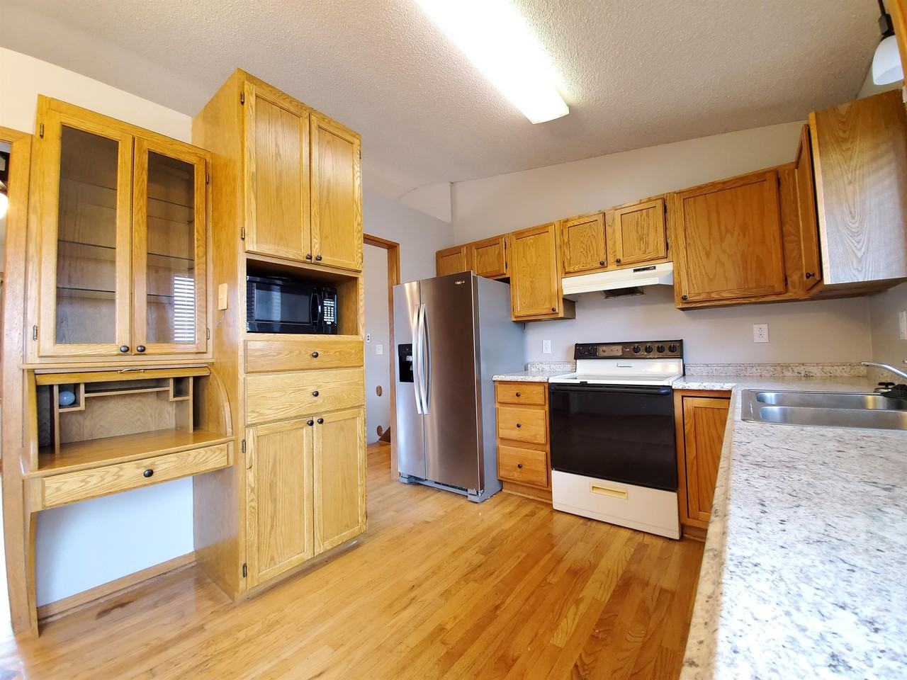 3828 9th Ave Sw #1 - Photo 4 of 21