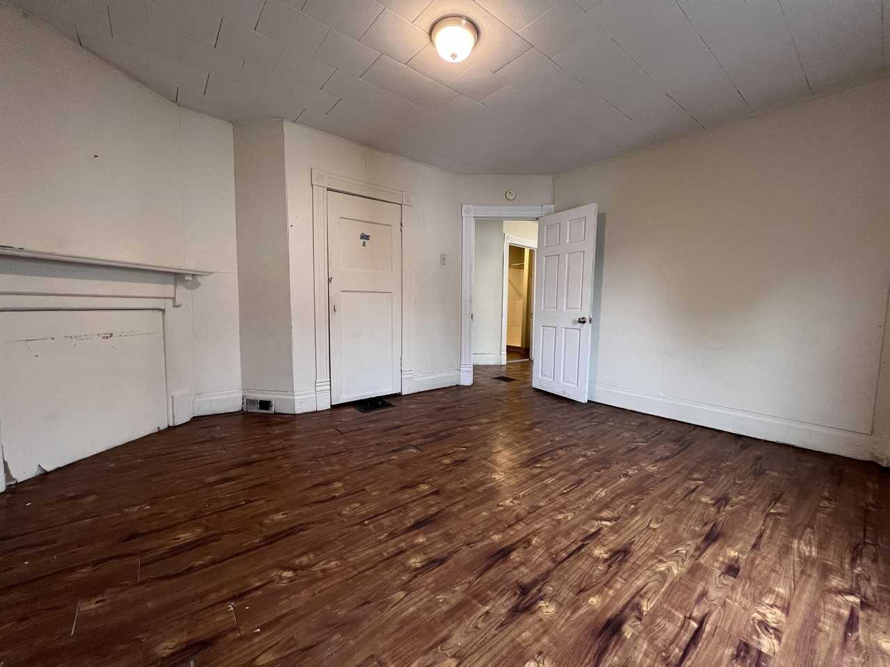 445 Baird Street #B - Photo 5 of 13