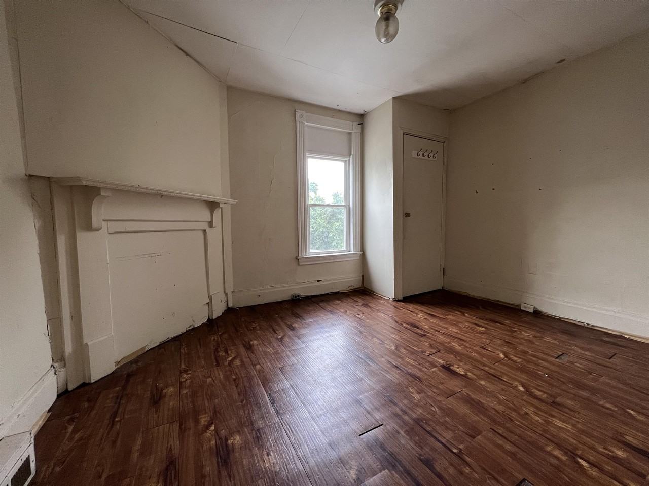 445 Baird Street #B - Photo 6 of 13