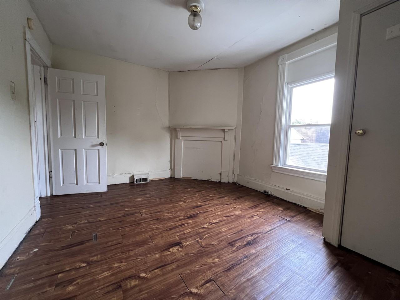 445 Baird Street #B - Photo 7 of 13